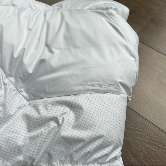 Womens Size Small Nike Windpuffer Jacket White Therma Fit FB8788-100 - Picture 4 of 7